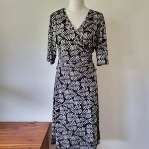 Daisy Fuentes Black White Fern Pattern Wrap Dress L